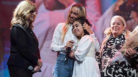 המפגש בין טליה כהן למוראל ציקורל, צילום: אביטל הירש